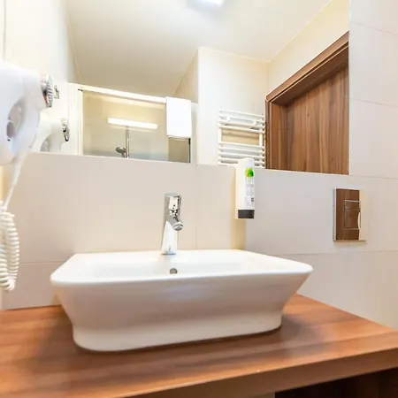 Rent Like 203 Apartment *